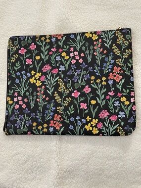 Ipad case with Multicolor Wildflowers